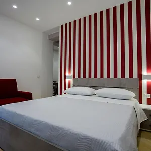 https://apt-casa-fedele-napoli.hotels-amalfi.com